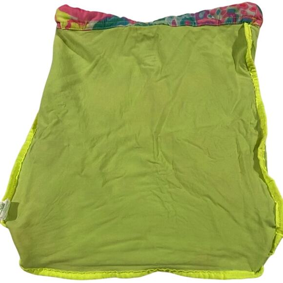 Lilly Pulitzer Drawstring Backpack in a Vibrant Floral Print - Picture 4 of 5